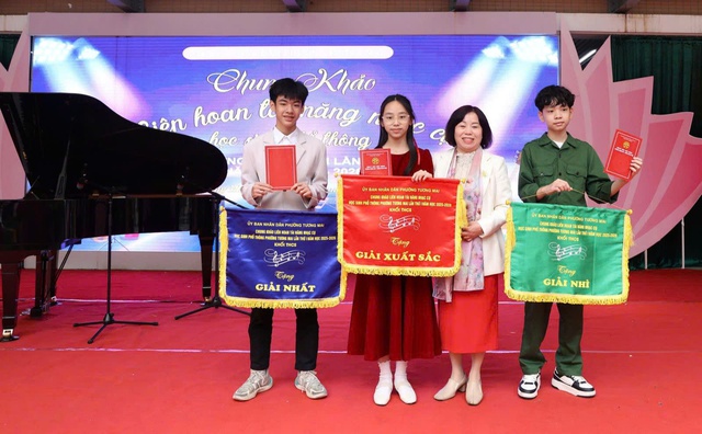 Sôi nổi liên hoan tài năng nhạc cụ học sinh Hà Nội- Ảnh 1.