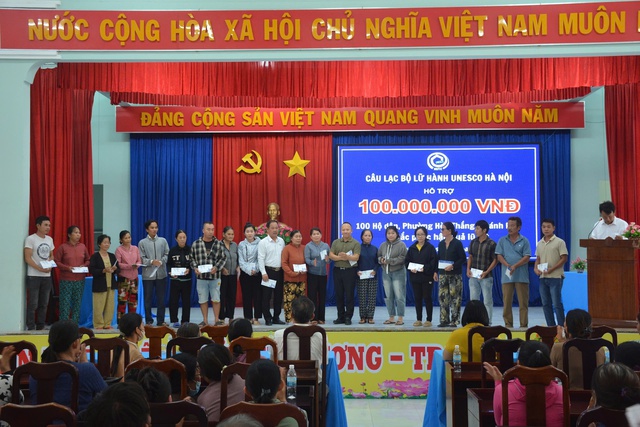 Doanh nghiệp du lịch Hà Nội hỗ trợ 200 hộ dân vùng lũ Nha Trang- Ảnh 2.