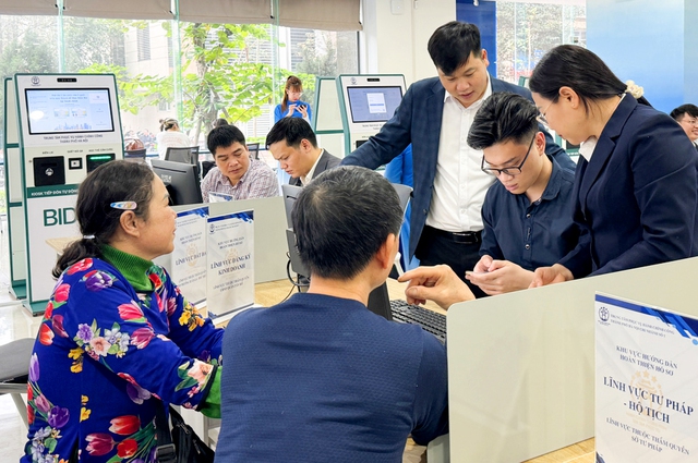 Hà Nội quyết tâm chuẩn hóa cơ bản 'Công chức số Thủ đô'- Ảnh 3.