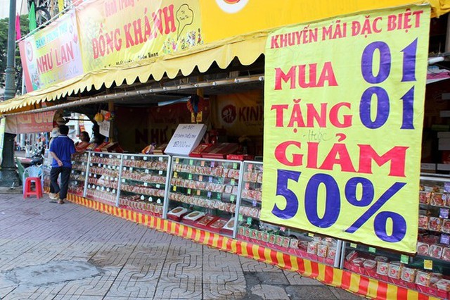 Cẩn trọng trước bánh Trung Thu 'siêu rẻ', 'đại hạ giá'- Ảnh 1.