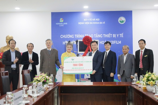 Bệnh viện đa khoa Ba Vì tiếp nhận thiết bị y tế hệ thống nội soi tiêu hóa của Nhật Bản- Ảnh 1. Bệnh viện đa khoa Ba Vì tiếp nhận thiết bị y tế hệ thống nội soi tiêu hóa của Nhật Bản- Ảnh 1.