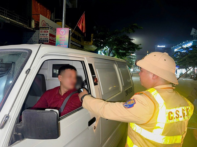 Hà Nội: Xử phạt hơn 600 trường hợp vi phạm nồng độ cồn dịp cuối tuần- Ảnh 1.