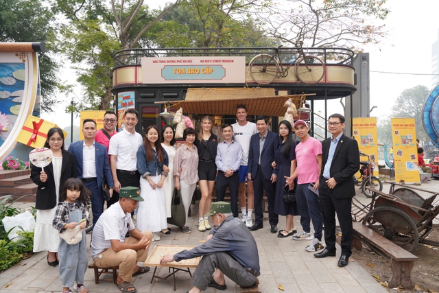 Hiện thực hóa giải pháp tăng cường thu hút khách du lịch quốc tế đến Thủ đô- Ảnh 1. Hiện thực hóa giải pháp tăng cường thu hút khách du lịch quốc tế đến Thủ đô- Ảnh 1.