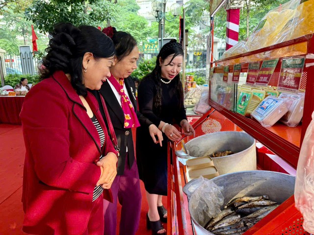 Vận động sản xuất, kinh doanh nông sản an toàn vì sức khoẻ cộng đồng- Ảnh 1. Vận động sản xuất, kinh doanh nông sản an toàn vì sức khoẻ cộng đồng- Ảnh 1.