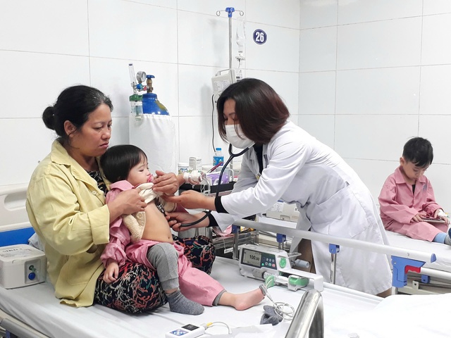 Nên đưa con em đi tiêm vaccine để phòng cúm hiệu quả- Ảnh 1.