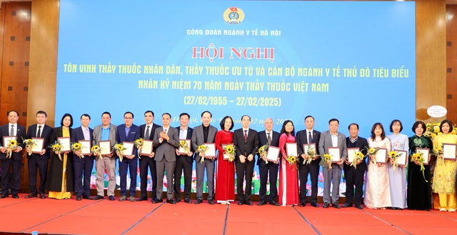 Hà Nội tôn vinh 227 cán bộ y tế tiêu biểu- Ảnh 3.