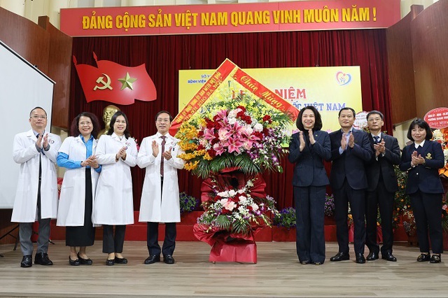 Thăm, tri ân các y bác sĩ nhân dịp kỉ niệm Ngày Thầy thuốc Việt Nam- Ảnh 1. Thăm, tri ân các y bác sĩ nhân dịp kỉ niệm Ngày Thầy thuốc Việt Nam- Ảnh 1.