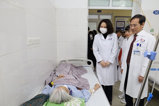 Thăm, tri ân các y bác sĩ nhân dịp kỉ niệm Ngày Thầy thuốc Việt Nam- Ảnh 3. Thăm, tri ân các y bác sĩ nhân dịp kỉ niệm Ngày Thầy thuốc Việt Nam- Ảnh 3.