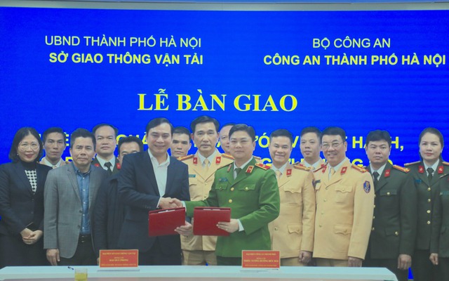 Công an Hà Nội tiếp nhận quy trình sát hạch, cấp giấy phép lái xe- Ảnh 1.