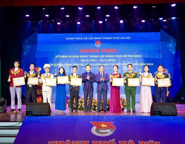 Tuyên dương 91 đảng viên trẻ và 10 gương mặt trẻ Thủ đô tiêu biểu năm 2024- Ảnh 2. Tuyên dương 91 đảng viên trẻ và 10 gương mặt trẻ Thủ đô tiêu biểu năm 2024- Ảnh 2.
