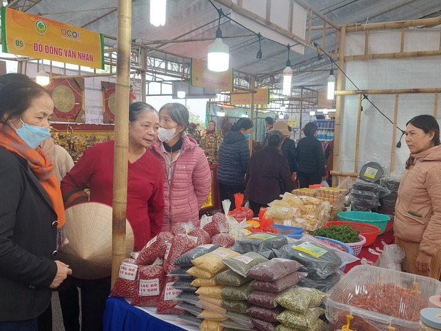 Liên kết sản xuất bảo đảm ổn định đầu ra cho nông sản an toàn- Ảnh 1. Liên kết sản xuất bảo đảm ổn định đầu ra cho nông sản an toàn- Ảnh 1.