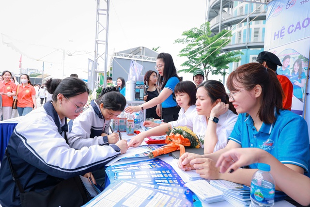 Gắn kết giáo dục nghề nghiệp với thị trường lao động- Ảnh 1. Gắn kết giáo dục nghề nghiệp với thị trường lao động- Ảnh 1.