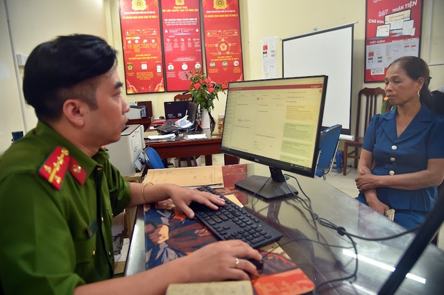 Cuộc đoàn tụ 'kỳ diệu' giữa lòng Thủ đô sau hơn 57 năm thất lạc gia đình- Ảnh 4. Cuộc đoàn tụ 'kỳ diệu' giữa lòng Thủ đô sau hơn 57 năm thất lạc gia đình- Ảnh 4.