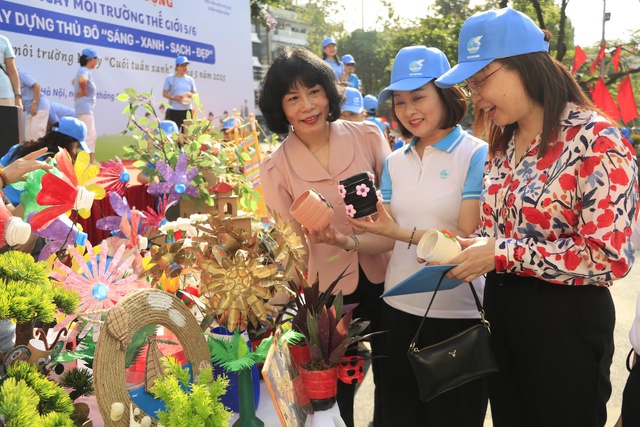 Phụ nữ Thủ đô hưởng ứng Ngày môi trường thế giới- Ảnh 2. Phụ nữ Thủ đô hưởng ứng Ngày môi trường thế giới- Ảnh 2.