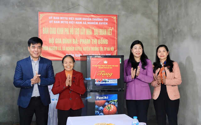 Xây dựng nhà đại đoàn kết: Giúp người nghèo vươn lên trong cuộc sống- Ảnh 1. Xây dựng nhà đại đoàn kết: Giúp người nghèo vươn lên trong cuộc sống- Ảnh 1.