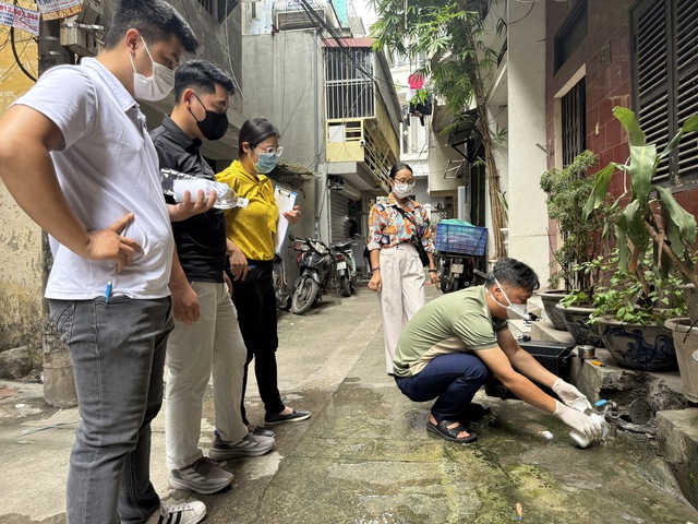 Hà Nội: Kiểm tra, giám sát chất lượng nước sạch sinh hoạt- Ảnh 3. Hà Nội: Kiểm tra, giám sát chất lượng nước sạch sinh hoạt- Ảnh 3.