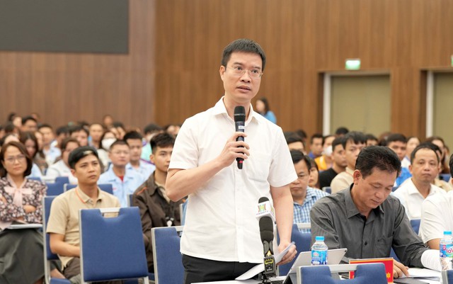 Tháo gỡ những 'vấn đề nóng' cho công nhân lao động- Ảnh 5. Tháo gỡ những 'vấn đề nóng' cho công nhân lao động- Ảnh 5.
