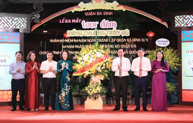 Hà Nội: Ra mắt sản phẩm du lịch tour đêm ‘Tiếng chuông Trấn Vũ’- Ảnh 2. Hà Nội: Ra mắt sản phẩm du lịch tour đêm ‘Tiếng chuông Trấn Vũ’- Ảnh 2.
