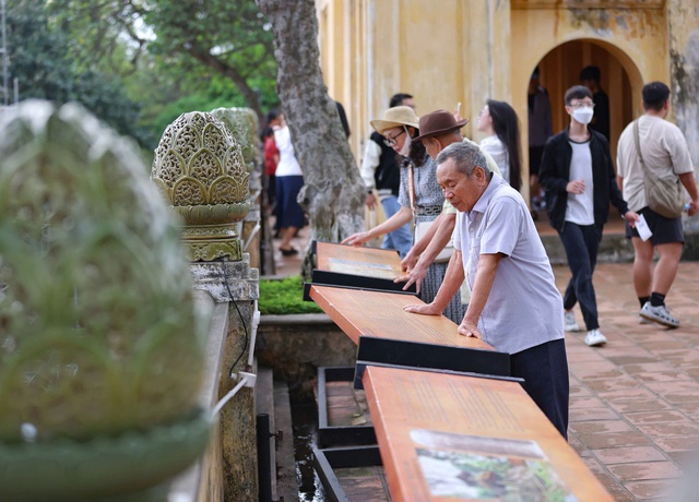 Du lịch Hà Nội bứt phá dịp nghỉ lễ 30/4 - 1/5- Ảnh 3. Du lịch Hà Nội bứt phá dịp nghỉ lễ 30/4 - 1/5- Ảnh 3.