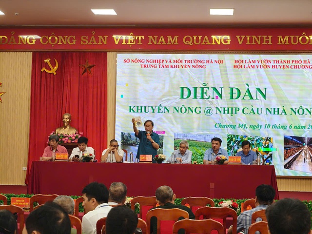 'Tiếp sức' kỹ thuật cùng nông dân sản xuất- Ảnh 1. 'Tiếp sức' kỹ thuật cùng nông dân sản xuất- Ảnh 1.