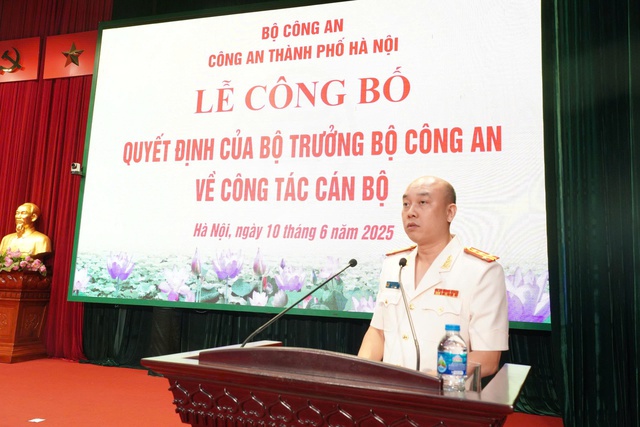 Đại tá Nguyễn Đức Long giữ chức vụ Phó Giám đốc Công an Hà Nội- Ảnh 2. Đại tá Nguyễn Đức Long giữ chức vụ Phó Giám đốc Công an Hà Nội- Ảnh 2.