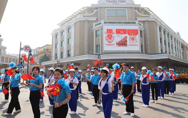Thế hệ trẻ với trách nhiệm gìn giữ và phát huy giá trị văn hóa Thủ đô- Ảnh 1. Thế hệ trẻ với trách nhiệm gìn giữ và phát huy giá trị văn hóa Thủ đô- Ảnh 1.