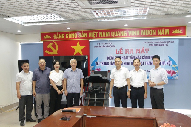 Ra mắt Điểm sinh hoạt văn hóa cho công nhân tại Trung tâm Kiểm soát bệnh tật Hà Nội- Ảnh 2. Ra mắt Điểm sinh hoạt văn hóa cho công nhân tại Trung tâm Kiểm soát bệnh tật Hà Nội- Ảnh 2.