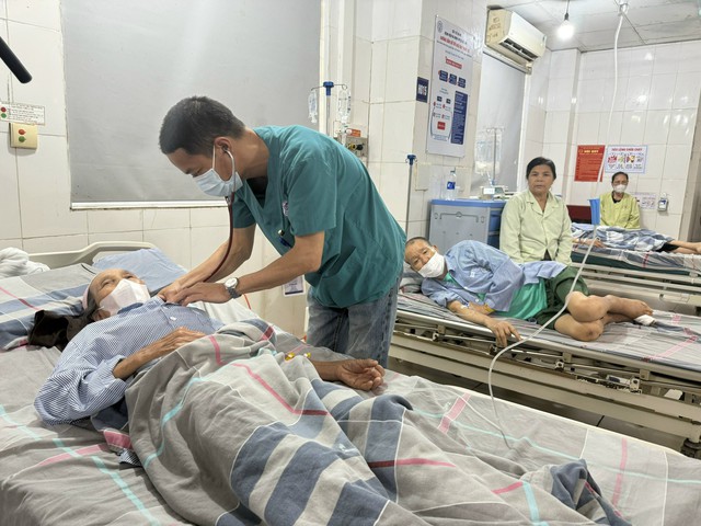 Hà Nội: Tỷ lệ bao phủ BHYT đạt 95,51% dân số- Ảnh 1. Hà Nội: Tỷ lệ bao phủ BHYT đạt 95,51% dân số- Ảnh 1.
