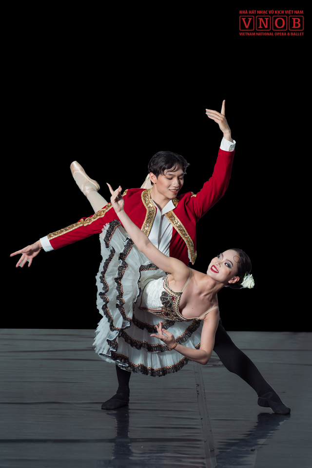 Kiệt tác ballet thế giới ‘Don Quixote’ lần đầu công diễn tại Việt Nam- Ảnh 1. Kiệt tác ballet thế giới ‘Don Quixote’ lần đầu công diễn tại Việt Nam- Ảnh 1.