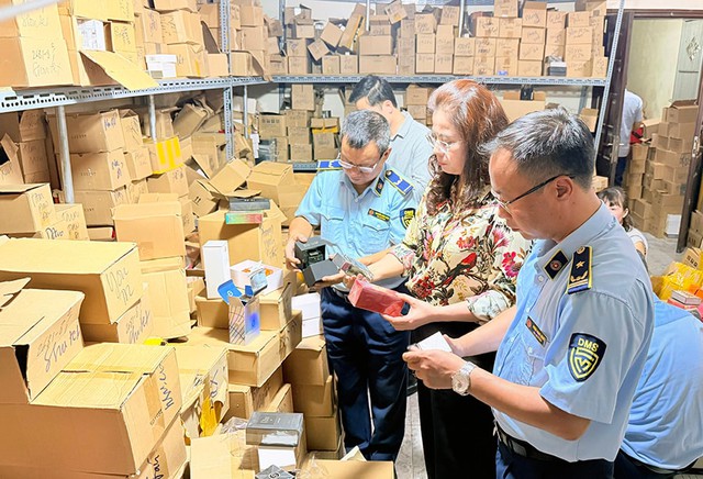 Chống hàng giả, hàng nhái: Hướng tới xử lý tận gốc vi phạm- Ảnh 1. Chống hàng giả, hàng nhái: Hướng tới xử lý tận gốc vi phạm- Ảnh 1.