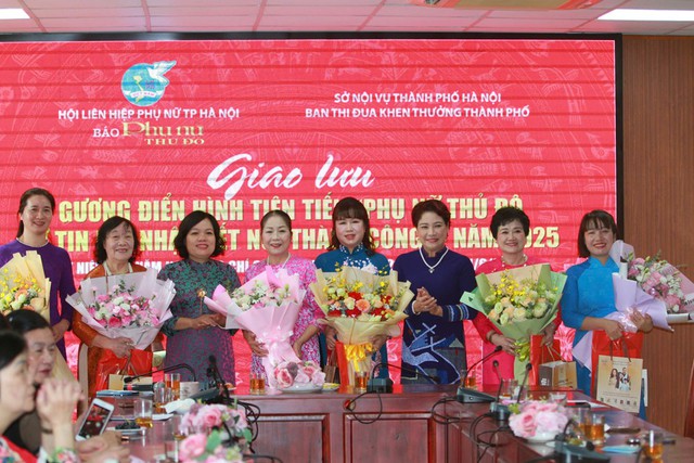 Những tấm gương phụ nữ góp phần giúp Thủ đô phát triển- Ảnh 2. Những tấm gương phụ nữ góp phần giúp Thủ đô phát triển- Ảnh 2.