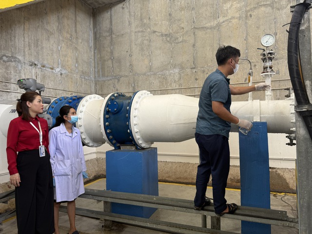 Giám sát chất lượng nước sạch sinh hoạt tại nhà máy nước mặt sông Đuống- Ảnh 2. Giám sát chất lượng nước sạch sinh hoạt tại nhà máy nước mặt sông Đuống- Ảnh 2.