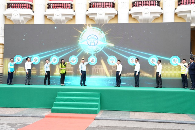 Hà Nội tiên phong vận hành thiết bị vệ sinh môi trường hiện đại- Ảnh 2. Hà Nội tiên phong vận hành thiết bị vệ sinh môi trường hiện đại- Ảnh 2.