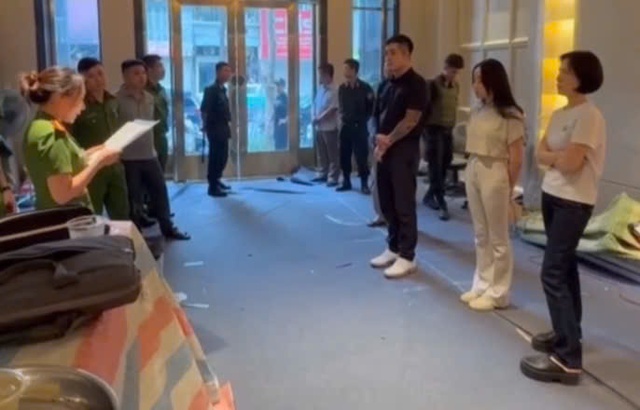 Bắt giữ đối tượng Vũ Hồng Phúc 'Cún Bông' cùng đồng phạm về tội vi phạm quy định về kế toán gây hậu quả nghiêm trọng- Ảnh 1. Bắt giữ đối tượng Vũ Hồng Phúc 'Cún Bông' cùng đồng phạm về tội vi phạm quy định về kế toán gây hậu quả nghiêm trọng- Ảnh 1.