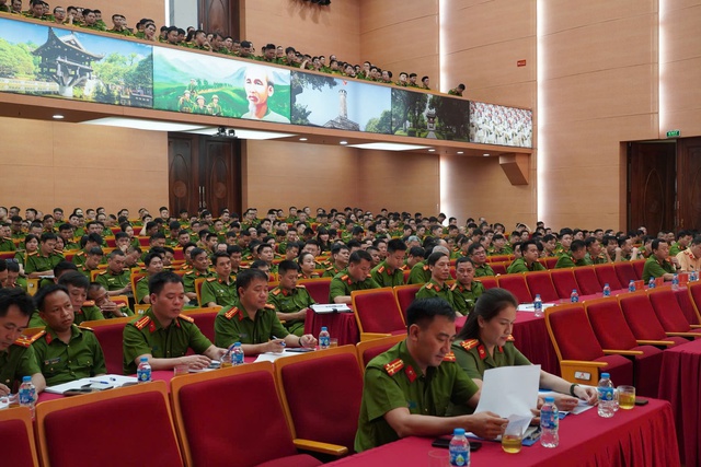 Tập huấn lực lượng Công an cấp xã về nhiệm vụ triển khai sáp nhập địa giới hành chính- Ảnh 1. Tập huấn lực lượng Công an cấp xã về nhiệm vụ triển khai sáp nhập địa giới hành chính- Ảnh 1.