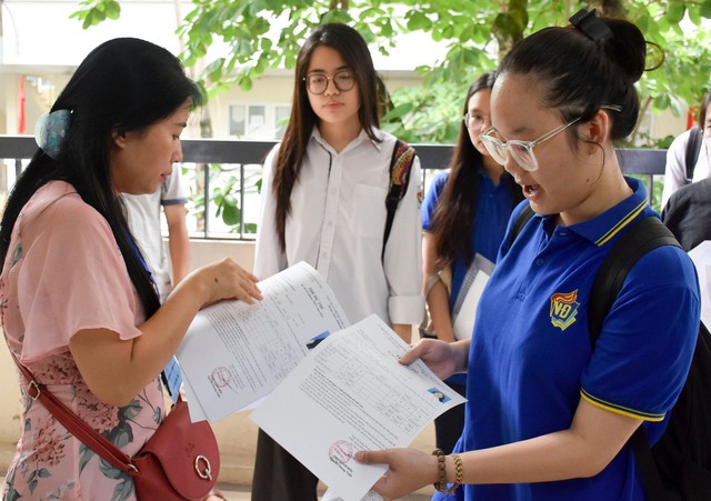 Giám thị nắm vững quy chế, chuẩn bị tốt nhất cho kỳ thi tốt nghiệp THPT- Ảnh 1. Giám thị nắm vững quy chế, chuẩn bị tốt nhất cho kỳ thi tốt nghiệp THPT- Ảnh 1.