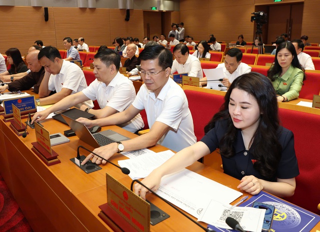 Hà Nội kéo dài thời gian hỗ trợ phí phí cung cấp lý lịch tư pháp qua VNeID - Ảnh 1. Hà Nội kéo dài thời gian hỗ trợ phí phí cung cấp lý lịch tư pháp qua VNeID - Ảnh 1.