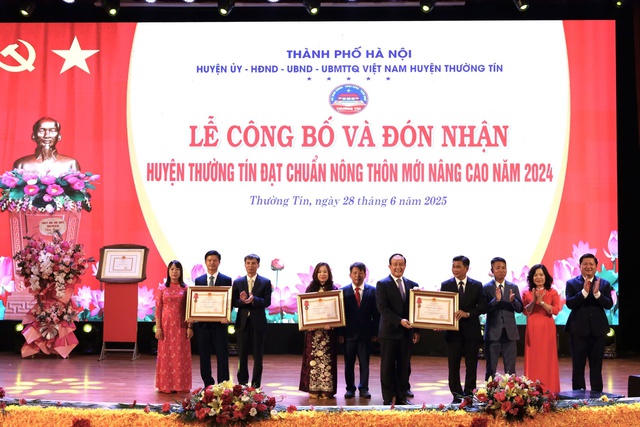 Huyện Thường Tín đón nhận Quyết định đạt chuẩn nông thôn mới nâng cao- Ảnh 3. Huyện Thường Tín đón nhận Quyết định đạt chuẩn nông thôn mới nâng cao- Ảnh 3.