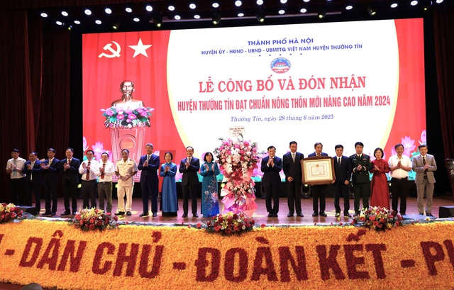 Huyện Thường Tín đón nhận Quyết định đạt chuẩn nông thôn mới nâng cao- Ảnh 1. Huyện Thường Tín đón nhận Quyết định đạt chuẩn nông thôn mới nâng cao- Ảnh 1.