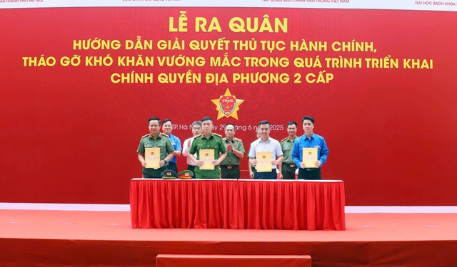 Ra quân hướng dẫn giải quyết TTHC, tháo gỡ khó khăn vướng mắc trong triển khai chính quyền địa phương hai cấp- Ảnh 2. Ra quân hướng dẫn giải quyết TTHC, tháo gỡ khó khăn vướng mắc trong triển khai chính quyền địa phương hai cấp- Ảnh 2.