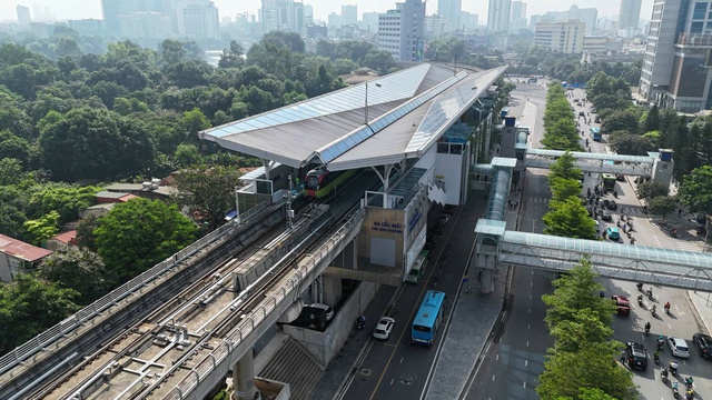 Hà Nội triển khai vé liên thông đa phương thức với xe buýt, metro- Ảnh 1. Hà Nội triển khai vé liên thông đa phương thức với xe buýt, metro- Ảnh 1.