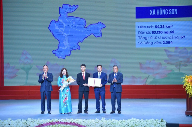 Chủ tịch nước Lương Cường dự lễ công bố sắp xếp đơn vị hành chính tại Hà Nội- Ảnh 5. Chủ tịch nước Lương Cường dự lễ công bố sắp xếp đơn vị hành chính tại Hà Nội- Ảnh 5.
