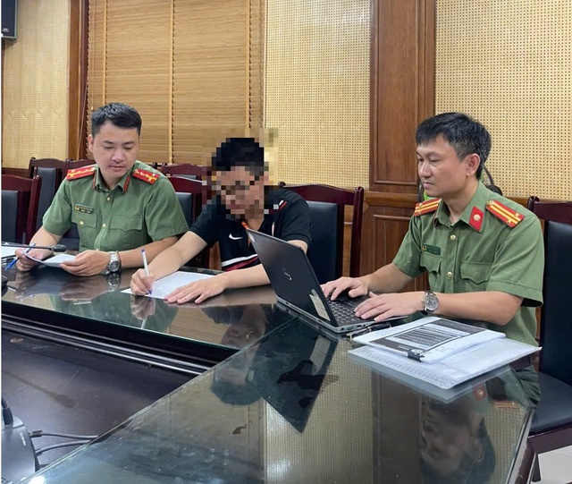 Khởi tố vụ án vô ý làm lộ Bí mật nhà nước trong kỳ thi tốt nghiệp THPT năm 2025 - Ảnh 1. Khởi tố vụ án vô ý làm lộ Bí mật nhà nước trong kỳ thi tốt nghiệp THPT năm 2025 - Ảnh 1.