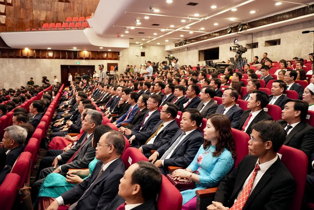 Chủ tịch nước Lương Cường dự lễ công bố sắp xếp đơn vị hành chính tại Hà Nội- Ảnh 3. Chủ tịch nước Lương Cường dự lễ công bố sắp xếp đơn vị hành chính tại Hà Nội- Ảnh 3.