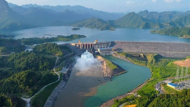 Bảo đảm an toàn khi hồ Tuyên Quang xả lũ- Ảnh 1. Bảo đảm an toàn khi hồ Tuyên Quang xả lũ- Ảnh 1.