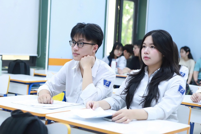 Tăng tốc ôn luyện - thầy trò Thủ đô sẵn sàng trước kỳ thi tốt nghiệp THPT 2025- Ảnh 3.
