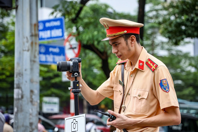 Tăng cường xử lý 'xe ôm' công nghệ vi phạm giao thông- Ảnh 2. Tăng cường xử lý 'xe ôm' công nghệ vi phạm giao thông- Ảnh 2.