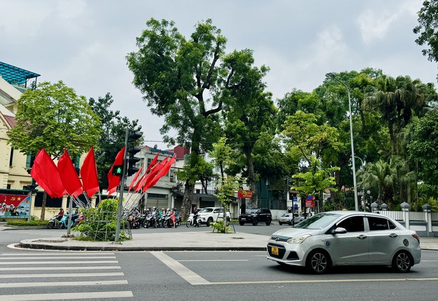 Hà Nội ghi dấu ấn trong tăng trưởng kinh tế 5 tháng đầu năm- Ảnh 1. Hà Nội ghi dấu ấn trong tăng trưởng kinh tế 5 tháng đầu năm- Ảnh 1.