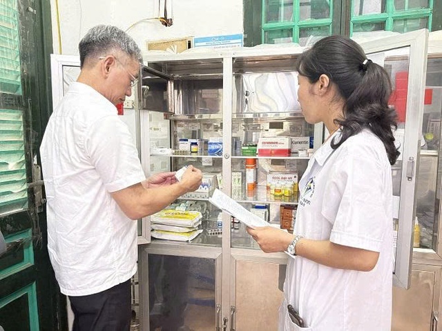 Kiểm tra, giám sát y tế cho kỳ thi vào lớp 10 và thi tốt nghiệp THPT- Ảnh 1. Kiểm tra, giám sát y tế cho kỳ thi vào lớp 10 và thi tốt nghiệp THPT- Ảnh 1.