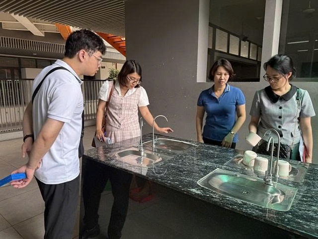 Kiểm tra, giám sát y tế cho kỳ thi vào lớp 10 và thi tốt nghiệp THPT- Ảnh 2. Kiểm tra, giám sát y tế cho kỳ thi vào lớp 10 và thi tốt nghiệp THPT- Ảnh 2.